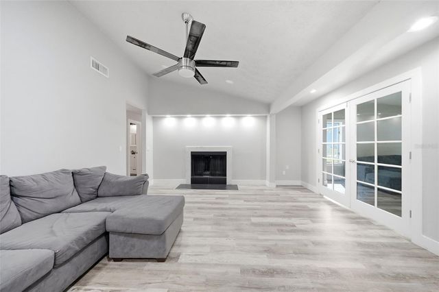 13536 LAKE MAGDALENE DRIVE, Tampa, FL 33613