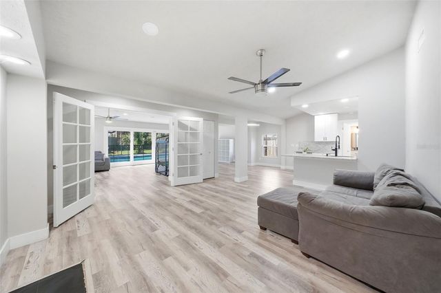 13536 LAKE MAGDALENE DRIVE, Tampa, FL 33613