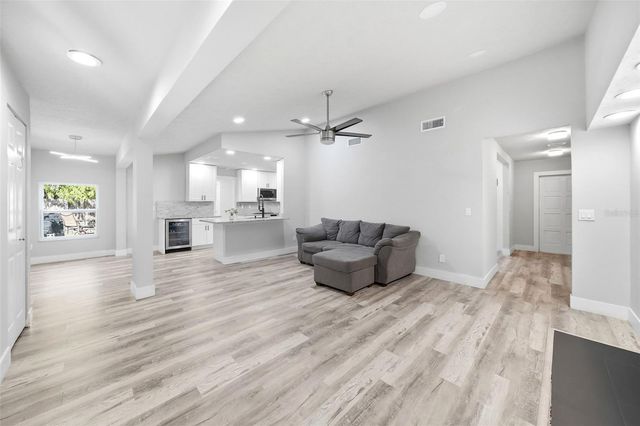 13536 LAKE MAGDALENE DRIVE, Tampa, FL 33613