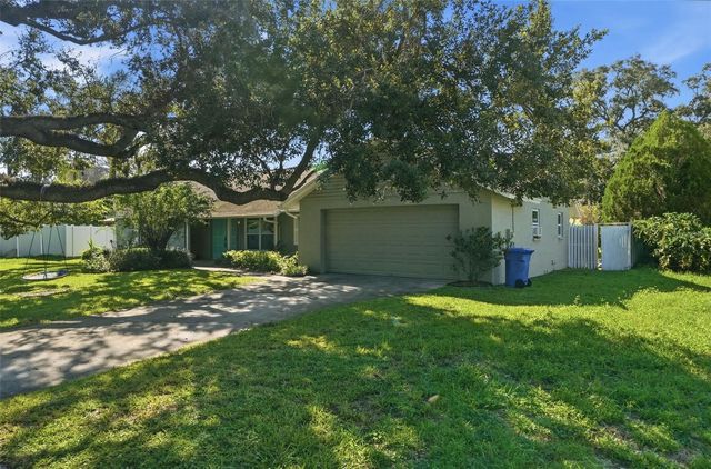 13536 LAKE MAGDALENE DRIVE, Tampa, FL 33613