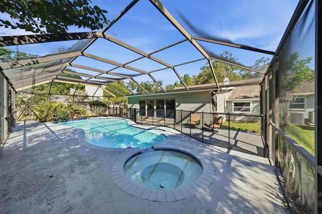13536 LAKE MAGDALENE DRIVE, Tampa, FL 33613