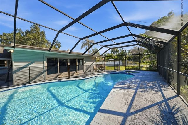 13536 LAKE MAGDALENE DRIVE, Tampa, FL 33613