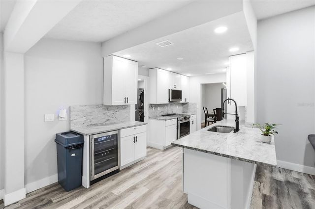 13536 LAKE MAGDALENE DRIVE, Tampa, FL 33613