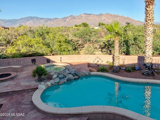 2708 W Lambert Lane, Oro Valley, AZ 85742