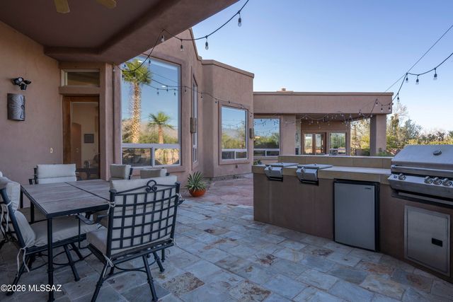 2708 W Lambert Lane, Oro Valley, AZ 85742