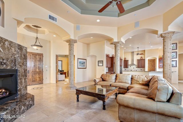 2708 W Lambert Lane, Oro Valley, AZ 85742