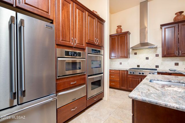 2708 W Lambert Lane, Oro Valley, AZ 85742