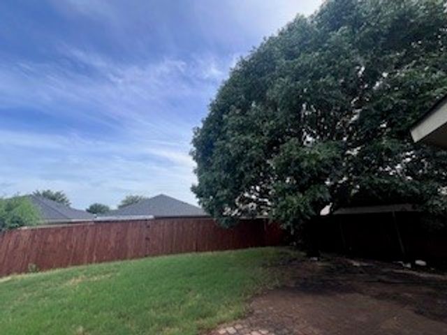 1228 Brownford Drive, Fort Worth, TX 76028