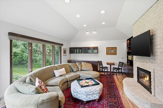 8913 S Minnehaha Circle, Saint Louis Park, MN 55426