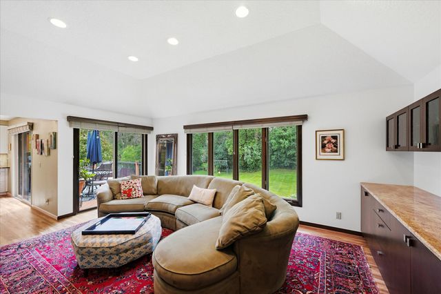 8913 S Minnehaha Circle, Saint Louis Park, MN 55426