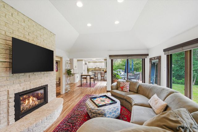 8913 S Minnehaha Circle, Saint Louis Park, MN 55426