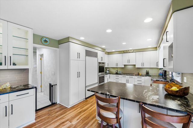 8913 S Minnehaha Circle, Saint Louis Park, MN 55426