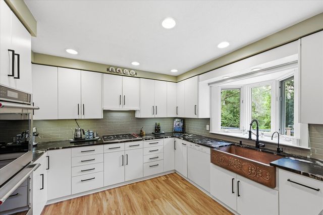 8913 S Minnehaha Circle, Saint Louis Park, MN 55426