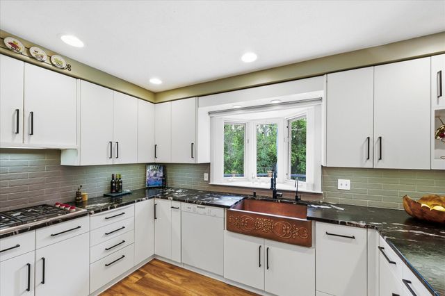 8913 S Minnehaha Circle, Saint Louis Park, MN 55426