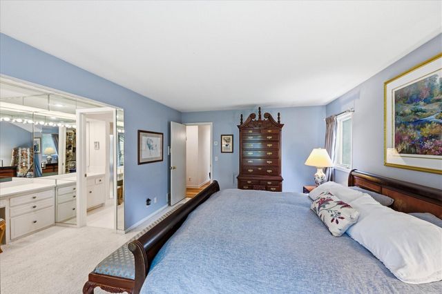 8913 S Minnehaha Circle, Saint Louis Park, MN 55426