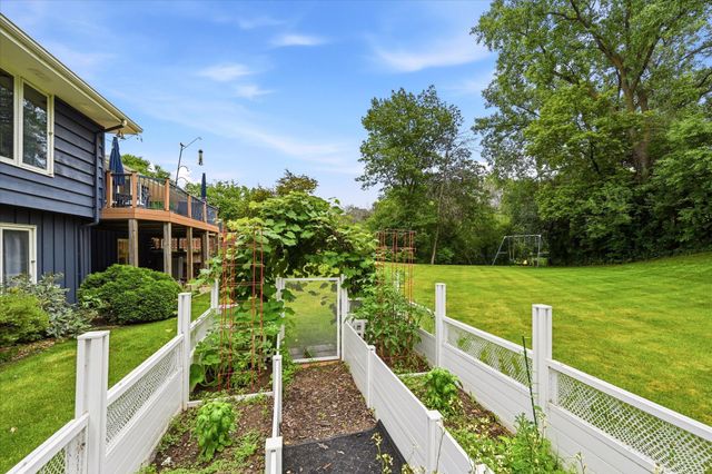 8913 S Minnehaha Circle, Saint Louis Park, MN 55426