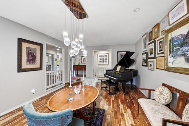 8913 S Minnehaha Circle, Saint Louis Park, MN 55426