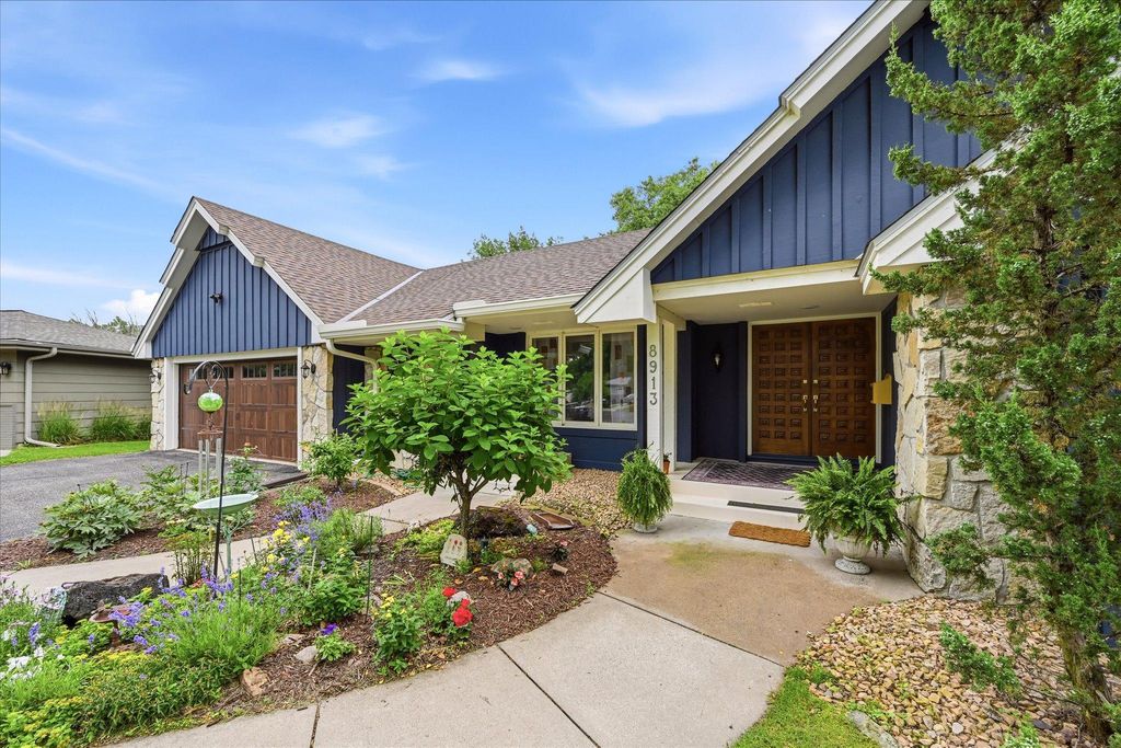 8913 S Minnehaha Circle, Saint Louis Park, MN 55426 — photo 5