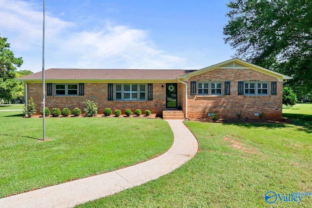 6200 Trailwood Drive, Huntsville, AL 35811