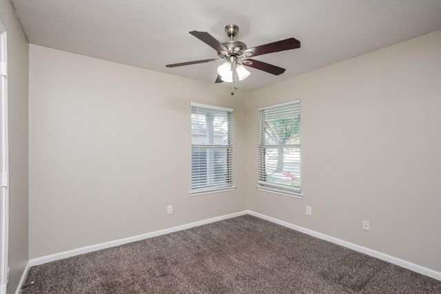 6622 Hawthorne Falls Lane, Houston, TX 77049