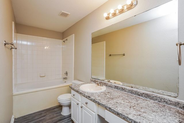 6622 Hawthorne Falls Lane, Houston, TX 77049