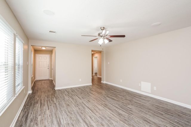 6622 Hawthorne Falls Lane, Houston, TX 77049