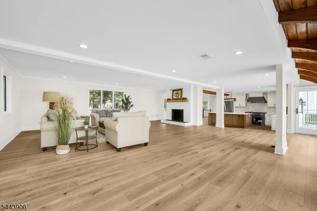 180 Roundtop Rd, Bernardsville Boro, NJ 07924