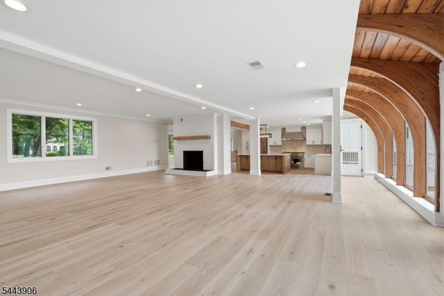 180 Roundtop Rd, Bernardsville Boro, NJ 07924