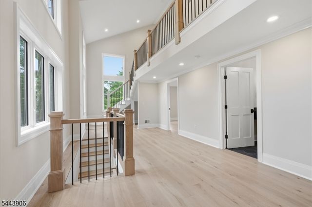 180 Roundtop Rd, Bernardsville Boro, NJ 07924