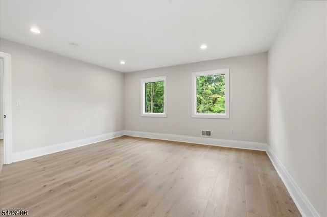 180 Roundtop Rd, Bernardsville Boro, NJ 07924