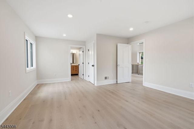 180 Roundtop Rd, Bernardsville Boro, NJ 07924