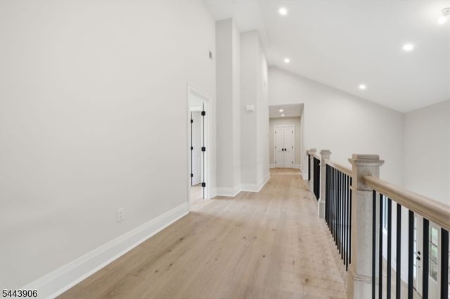 180 Roundtop Rd, Bernardsville Boro, NJ 07924