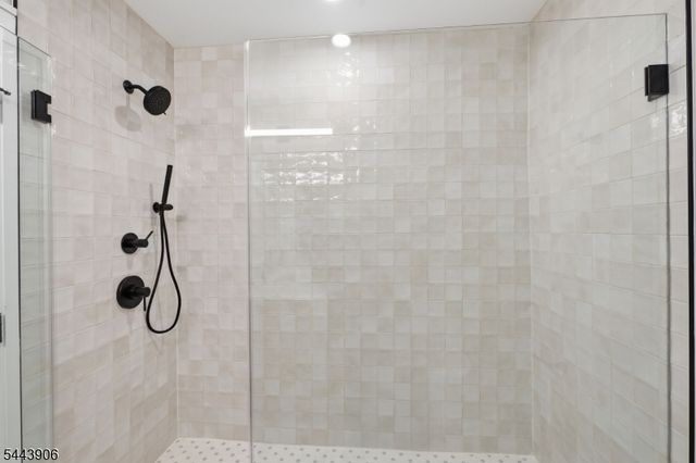 180 Roundtop Rd, Bernardsville Boro, NJ 07924