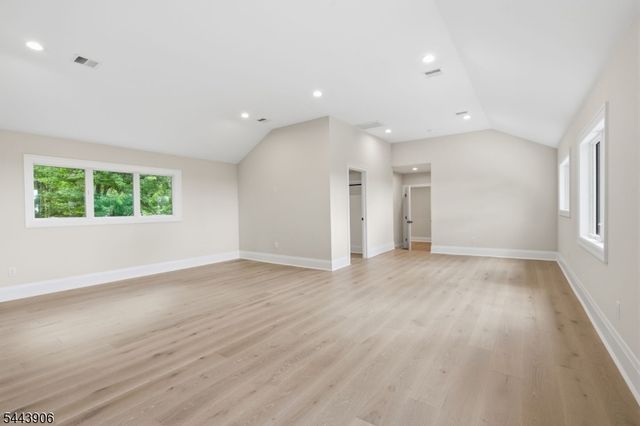 180 Roundtop Rd, Bernardsville Boro, NJ 07924