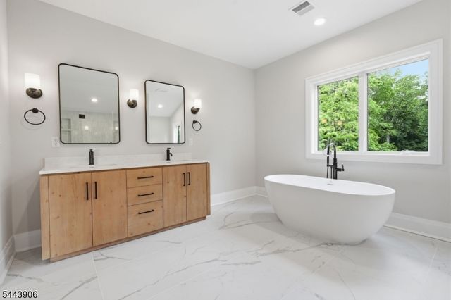 180 Roundtop Rd, Bernardsville Boro, NJ 07924