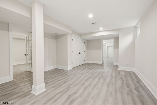 180 Roundtop Rd, Bernardsville Boro, NJ 07924