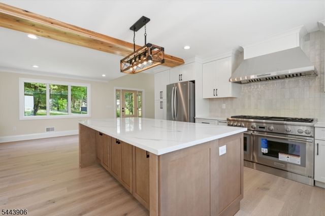 180 Roundtop Rd, Bernardsville Boro, NJ 07924