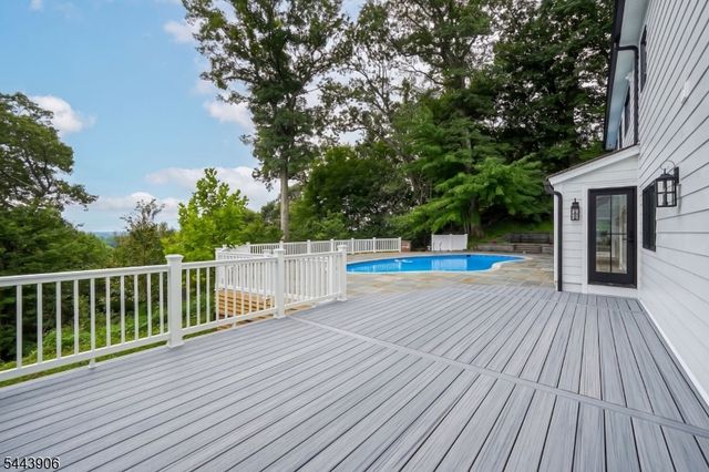 180 Roundtop Rd, Bernardsville Boro, NJ 07924