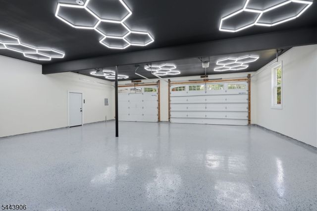 180 Roundtop Rd, Bernardsville Boro, NJ 07924