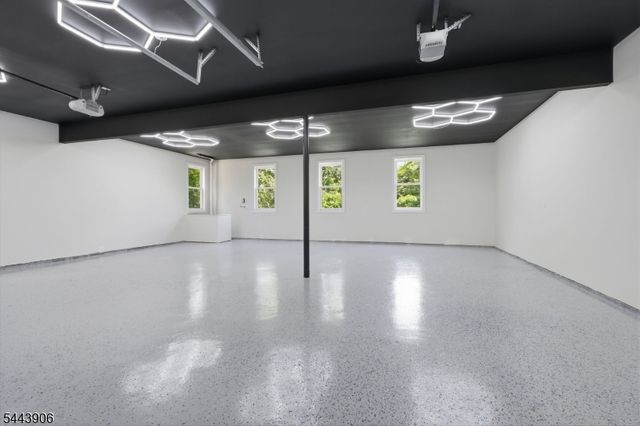 180 Roundtop Rd, Bernardsville Boro, NJ 07924