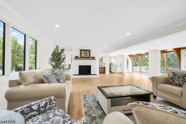 180 Roundtop Rd, Bernardsville Boro, NJ 07924
