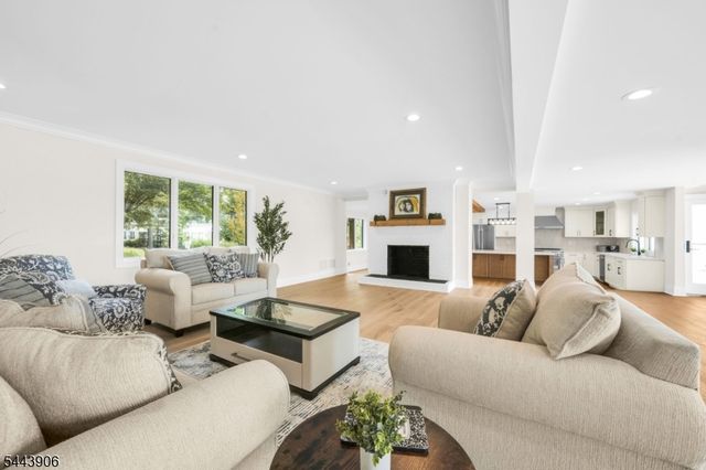 180 Roundtop Rd, Bernardsville Boro, NJ 07924