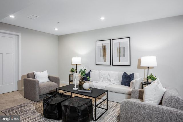 2482 SILVER LEAF DR, Frederick, MD 21702