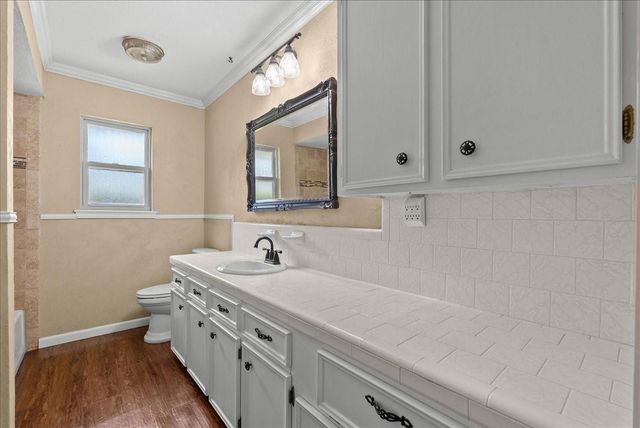 802 Riverside Drive, Alvin, TX 77511