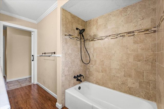 802 Riverside Drive, Alvin, TX 77511