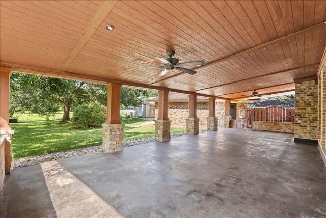 802 Riverside Drive, Alvin, TX 77511