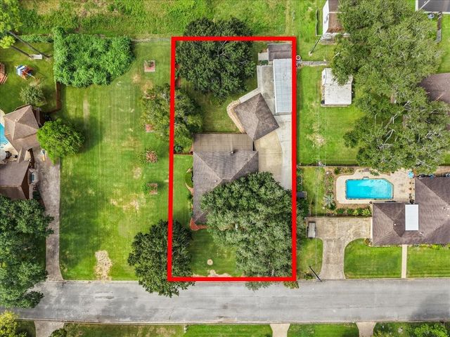 802 Riverside Drive, Alvin, TX 77511