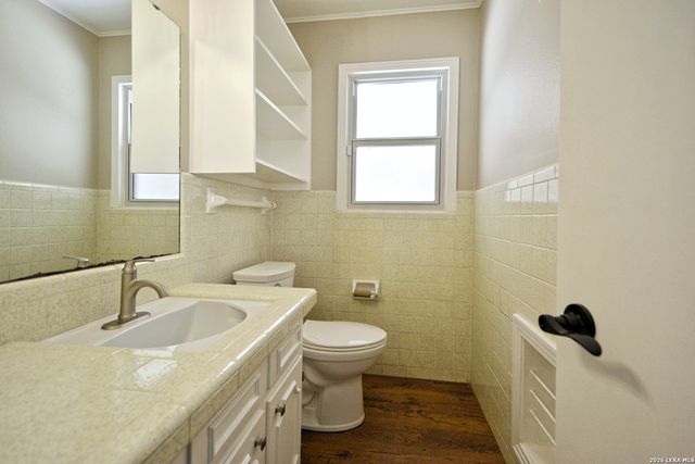 671 W MERRIWEATHER ST, New Braunfels, TX 78130