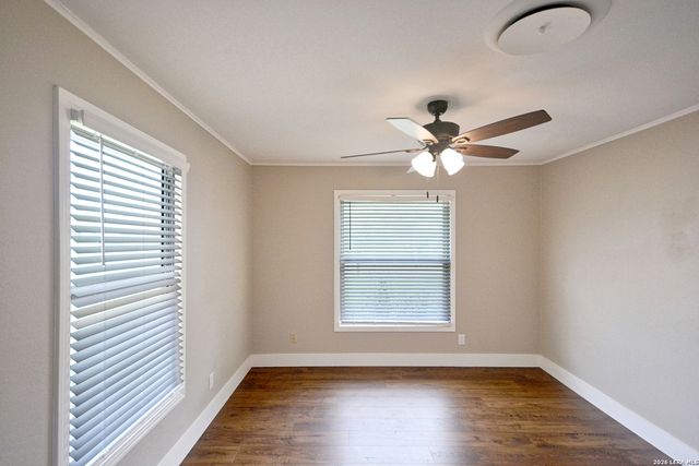 671 W MERRIWEATHER ST, New Braunfels, TX 78130