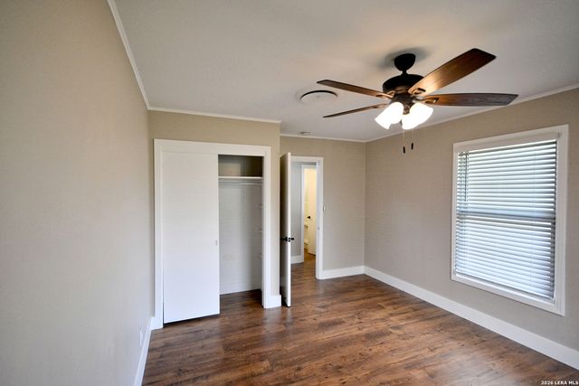 671 W MERRIWEATHER ST, New Braunfels, TX 78130
